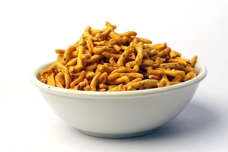 Spicy Tikha Lasaniya Gathiya