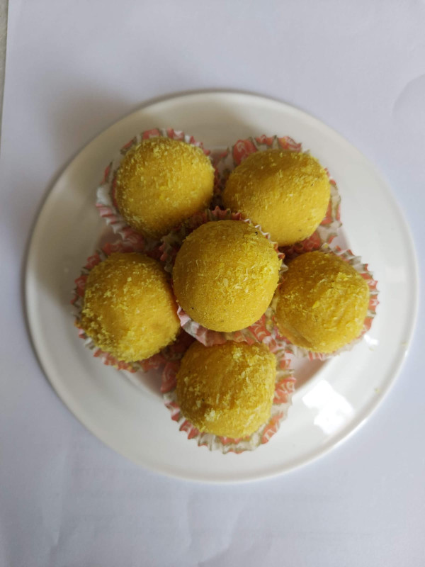 Besan Laddu