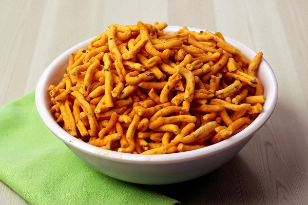 Spicy Tikha Masala Gathiya