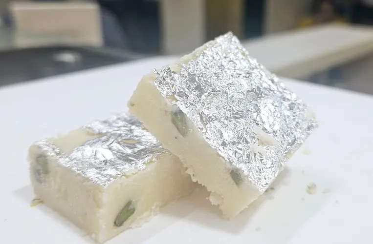 Khoya Pista Burfee