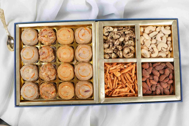 Laddoo N Nuts Box